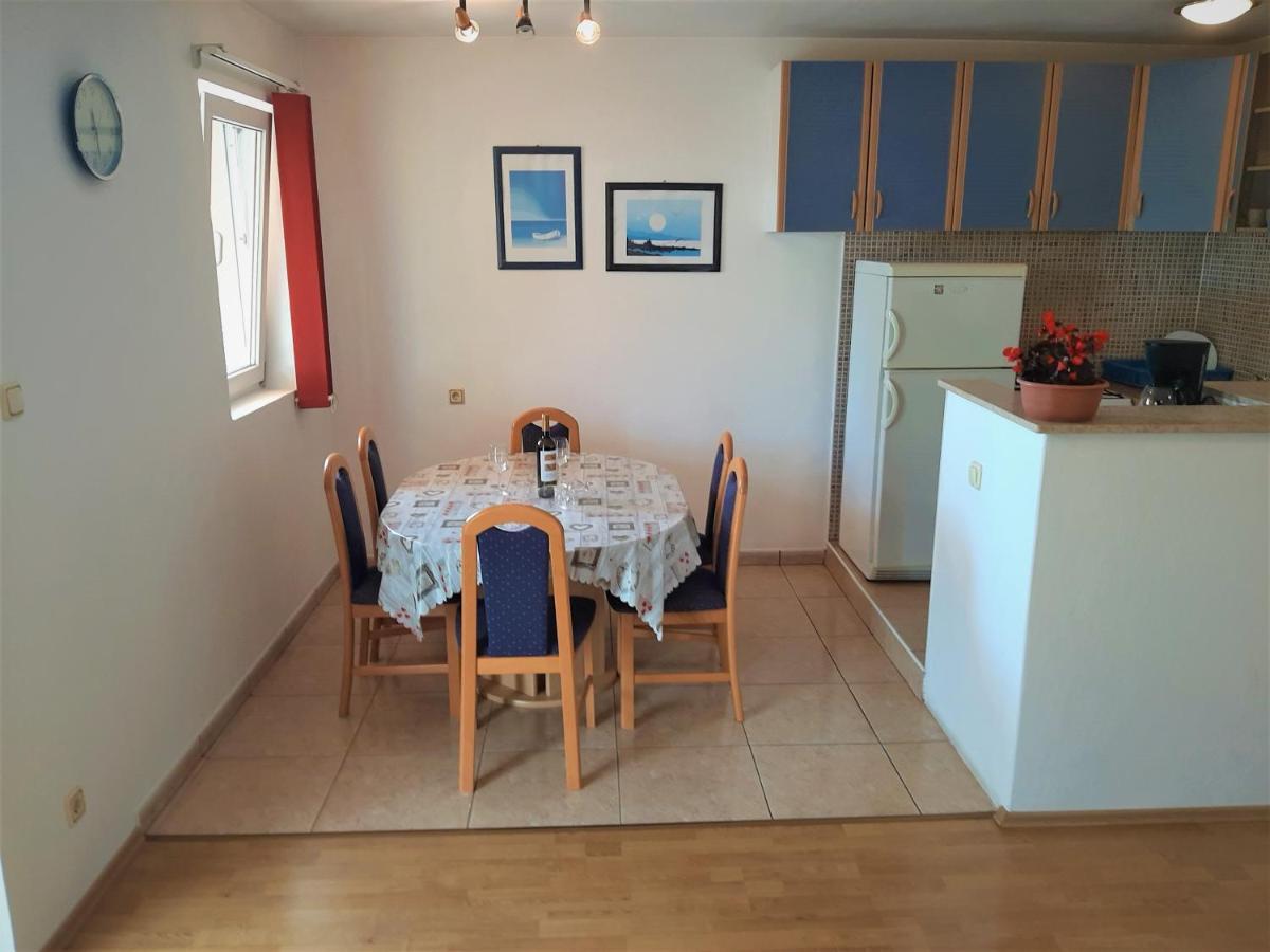 Cozy Apartments With Sea View Novi Vinodolski Exteriör bild