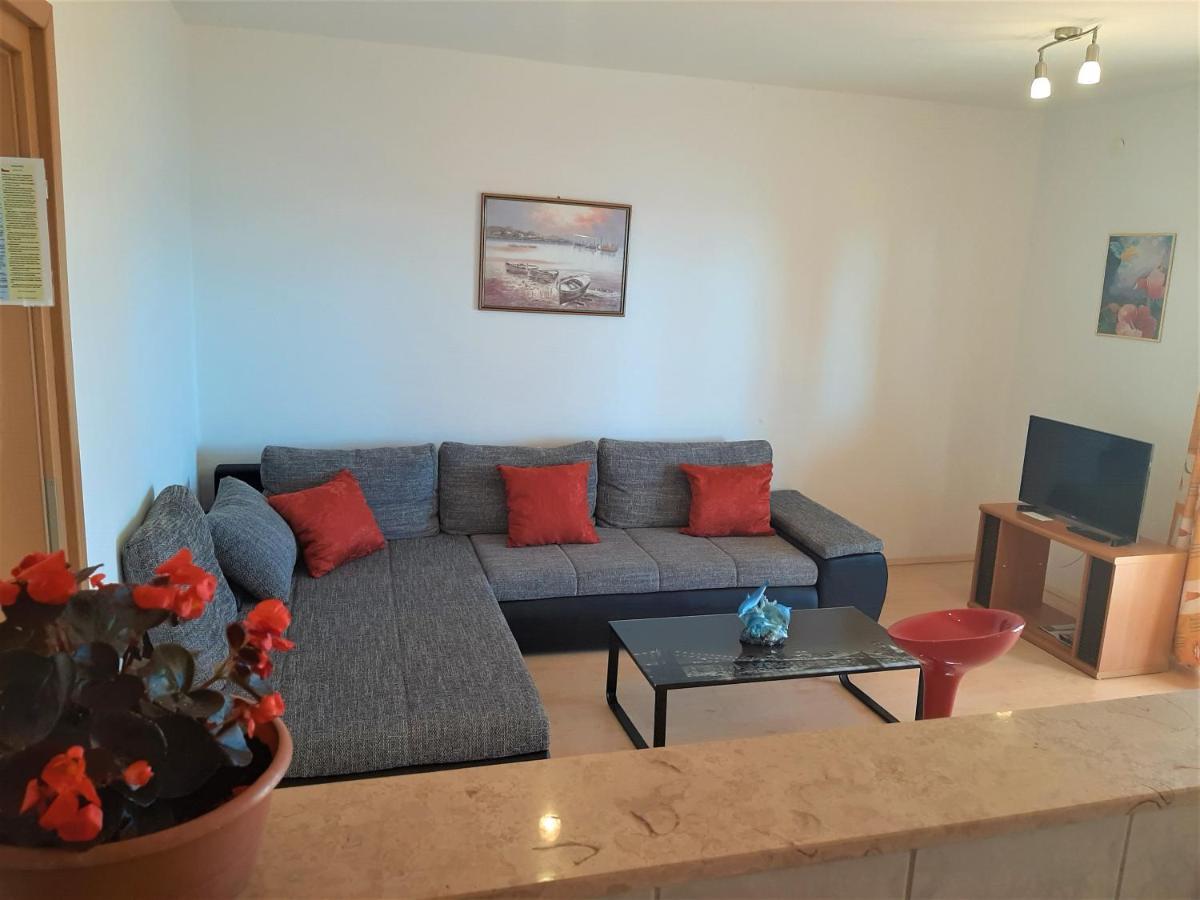 Cozy Apartments With Sea View Novi Vinodolski Exteriör bild